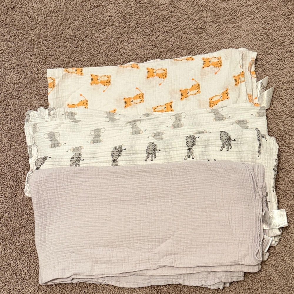 Aden + Anáis - Animal Print Muslin Baby Blankets